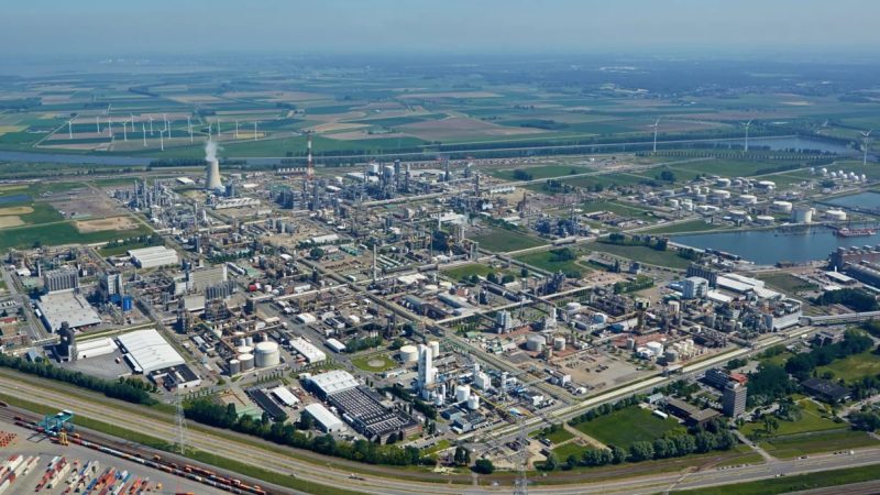 Chemieindustrie unter Druck: Von der Leyen sucht Lösungen in Antwerpen