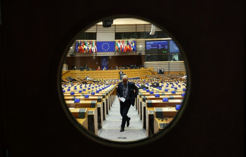 Französische EU-Spitzenkandidaten streiten über Strommarkt und Atomkraft