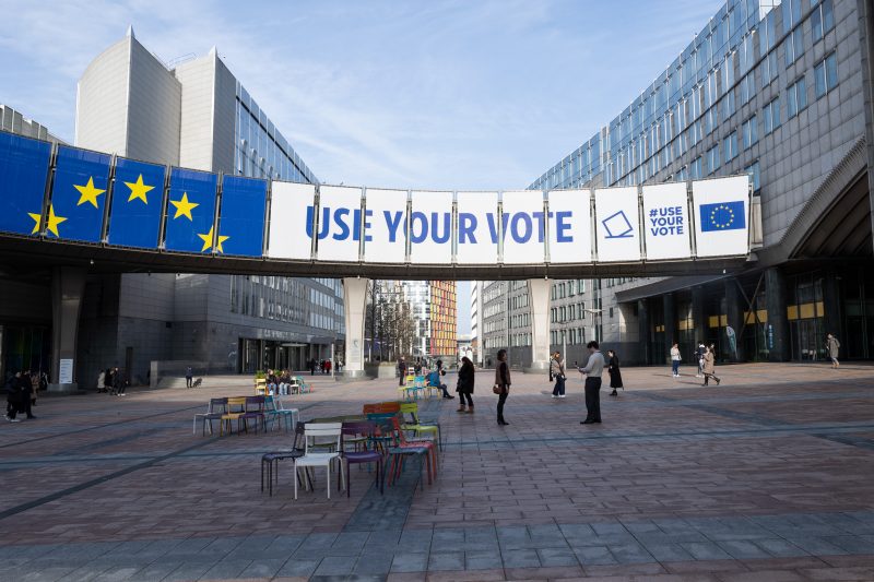 EU-Wahlen: Rechte und Liberale liefern sich weiterhin enges Rennen um dritten Platz