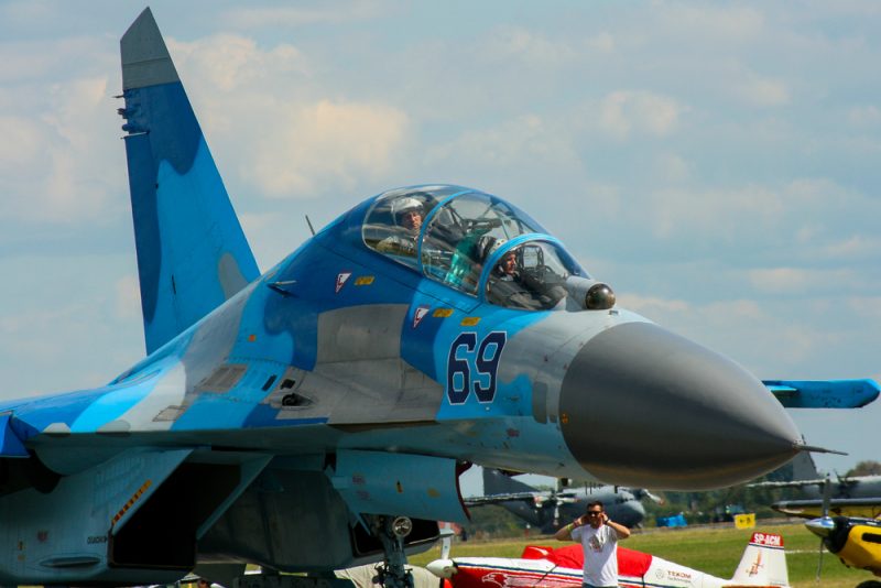 Rumäniens Präsident genehmigt Ausbildung ukrainischer Piloten