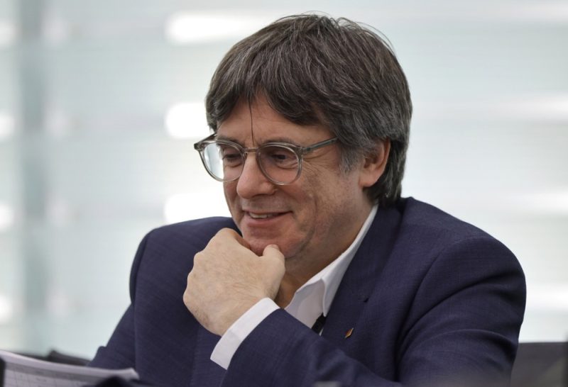 Puigdemont will Wahlkampf von Frankreich aus führen
