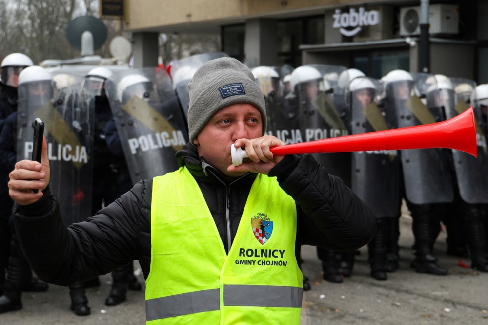 Polish farmers nationwide protest in Warsaw