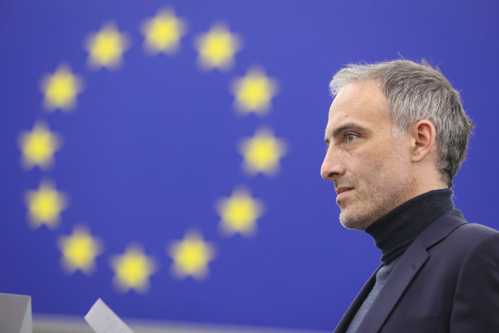 ‚Strategisches Versagen‘: Spitzenkandidat der französischen Sozialisten kritisiert Macron