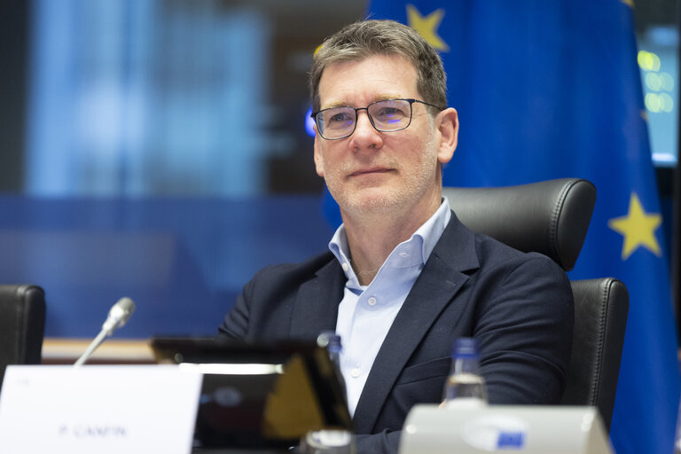 EU-Kommission verteidigt Vorschlag zu Gen-Pflanzen gegen französische Einwände