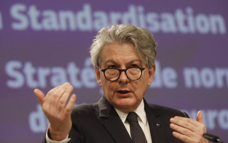 Neue Direktion gesucht: Spannungen zwischen Normeninstitut und EU-Kommission