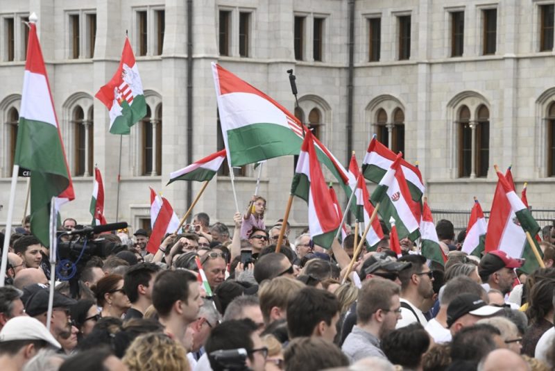 EU-Wahlprognose: Neuer Orbán-Herausforderer kann mit drei Sitzen rechnen