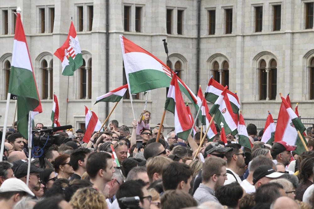 Orban critic leads anti-government protest in Budapest