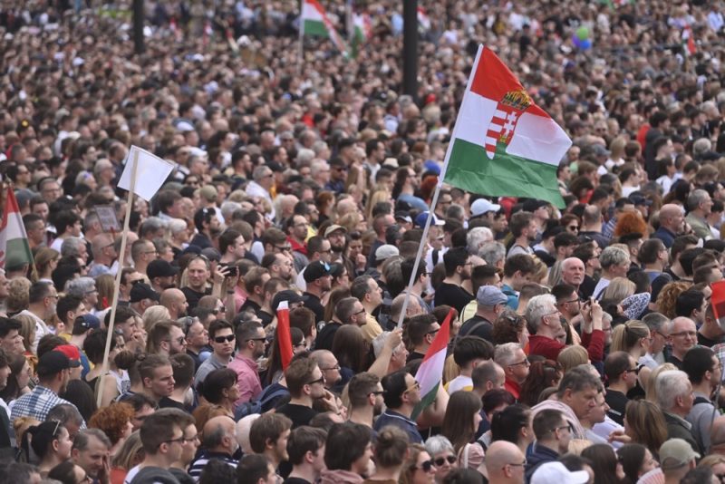 Zehntausende demonstrierten in Budapest gegen Orbán