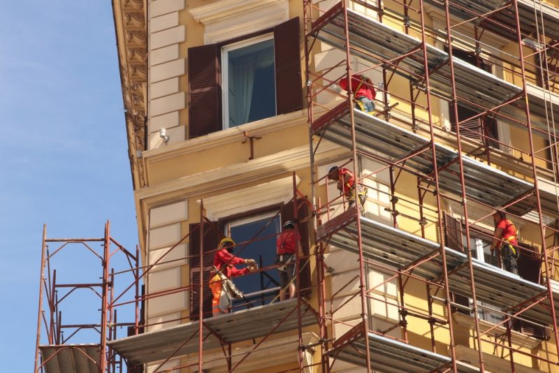 Italien: Kritik an "Super-Bonus"-Steuerregelung