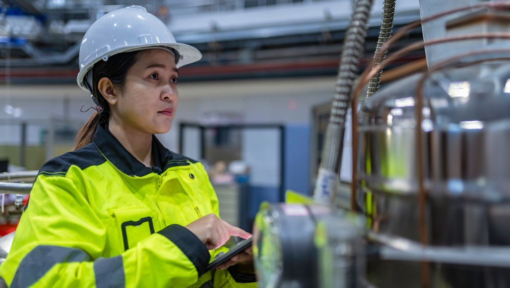 Asian,Engineer,Working,At,Operating,Hall,thailand,People,Wear,Helmet,Work,he