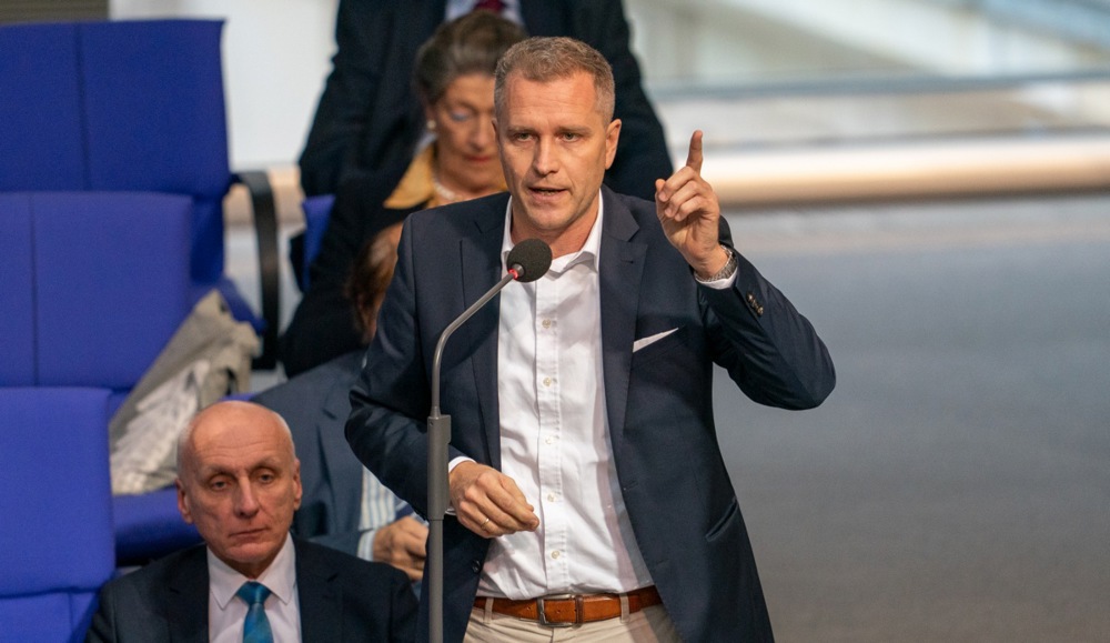 German Bundestag debates on reform of the infection protection law