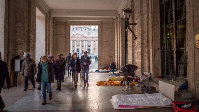 Italien: Bericht stellt Melonis Darstellung der Armutsbekämpfung infrage