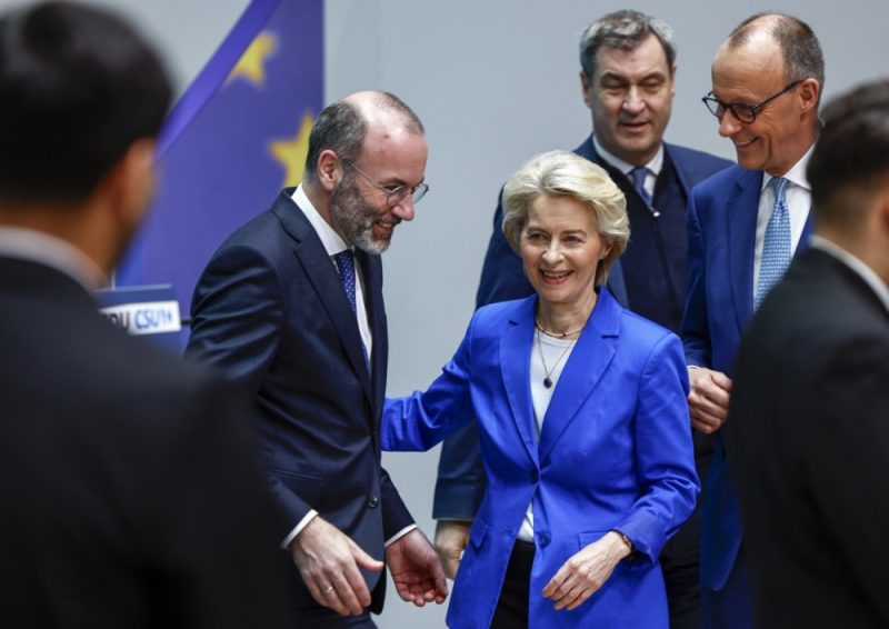 Deutsche EU-Spitzenkandidaten streiten in erster TV-Debatte über Verbrennungsmotor