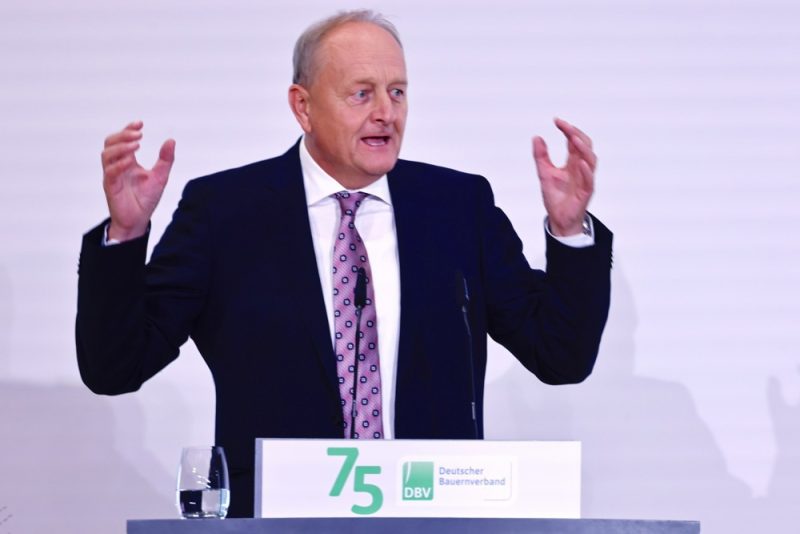 Nach europaweiten Bauernprotesten: Bauernverband sieht deutsches Entlastungspaket kritisch