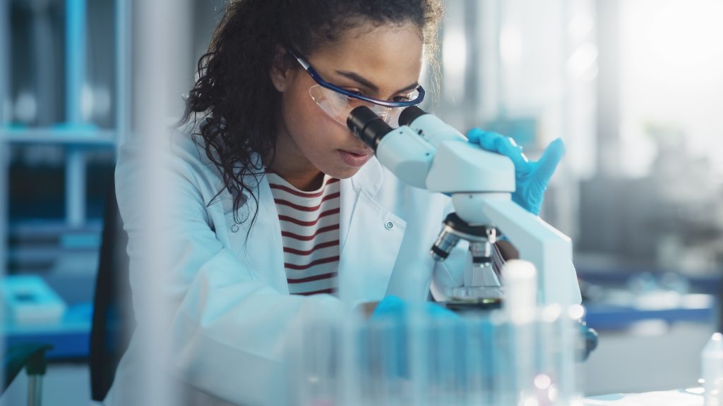 Medical,Science,Laboratory:,Portrait,Of,Beautiful,Black,Scientist,Looking,Under