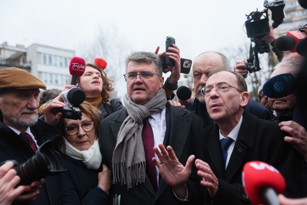 Poland Parliament security bars former MPs from entering the parliament