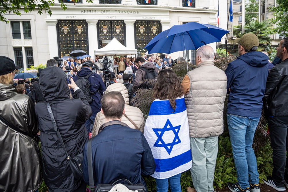 People rally against anti-semitism following rape of Jewish girl in Courbevoie