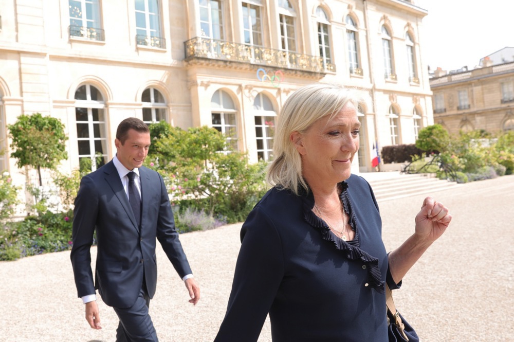 Frankreichs neue Barnier-Regierung ist abhängig von Rechtsaußen
