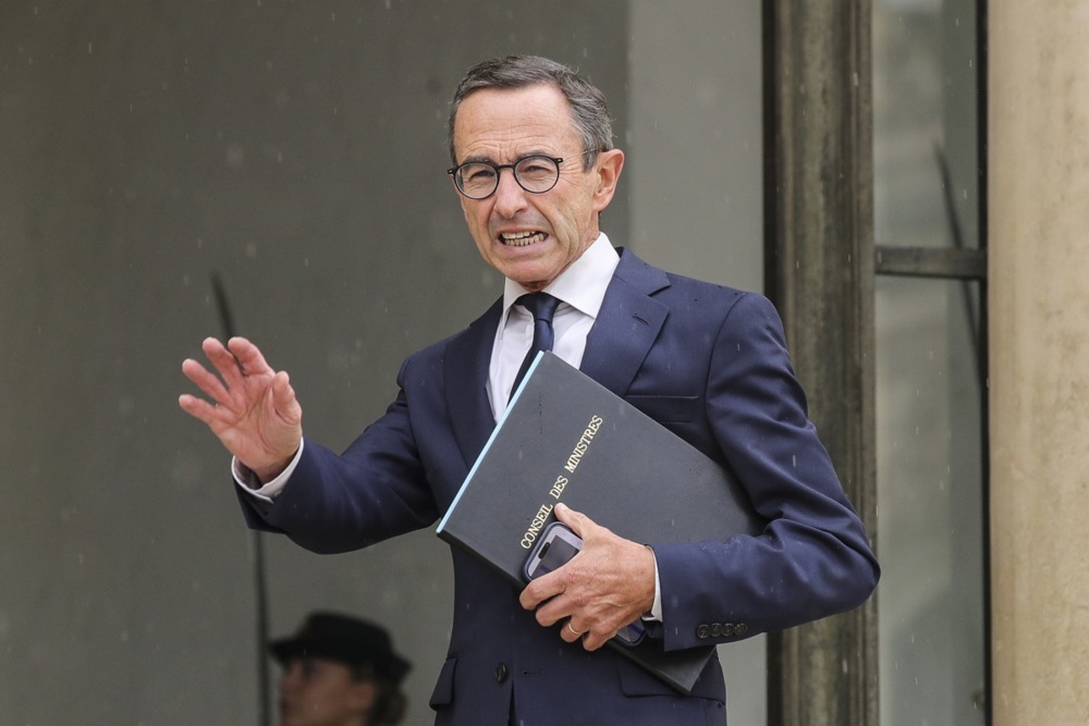 First cabinet meeting of new French government