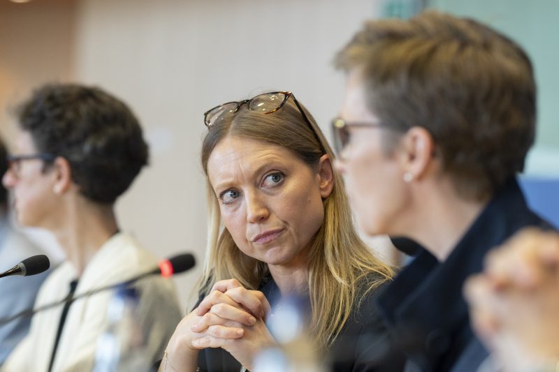 EU-Wirtschaftspolitikerin: Europäische „Naivität“ könnte Industriekollaps auslösen