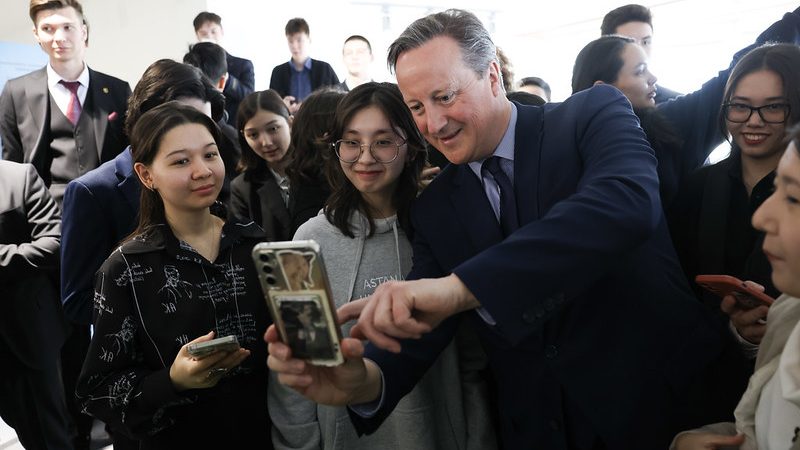 Cameron drängt auf seiner Zentralasienreise auf engere Beziehungen zu Kasachstan