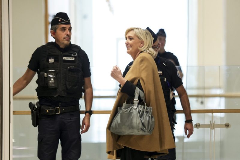 Veruntreuung: Le Pen verteidigt Abwesenheit von Brüsseler Parteiassistenten