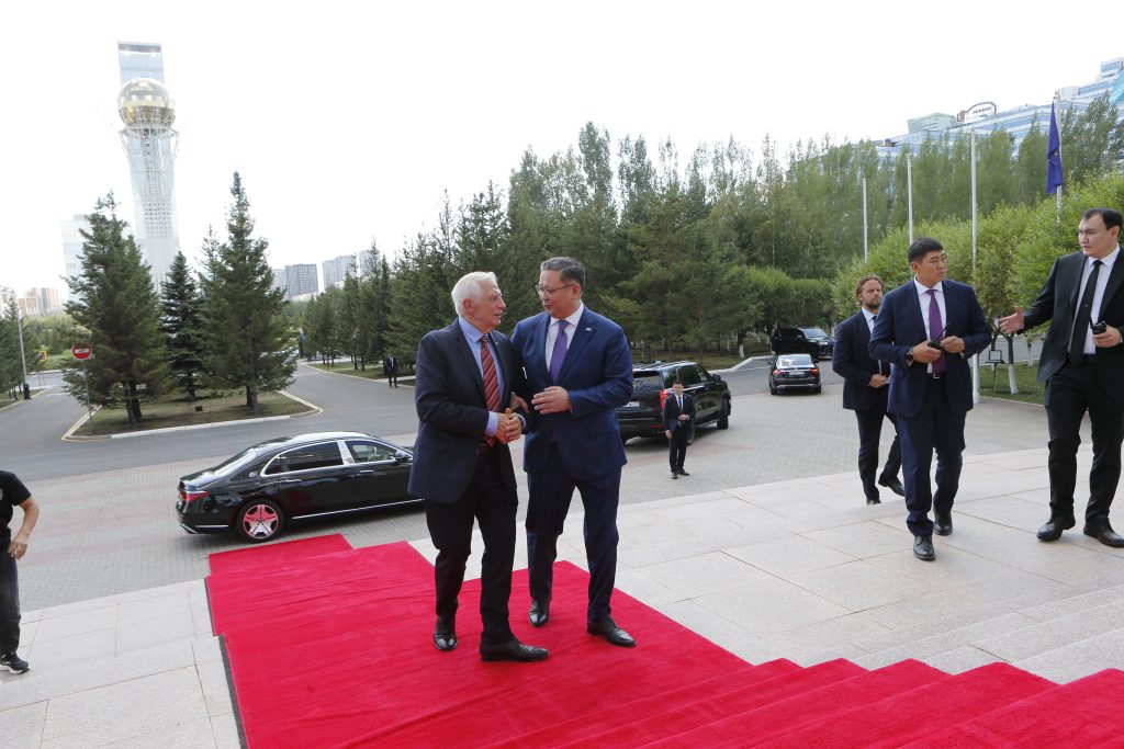 Welcome at the MFA by the Deputy Prime Minister, Minister of Foreign Affairs Mr. Murat Nurtleu. photoTête-a-tête meeting with the Deputy Prime Minister, Minister of Foreign Affairs Mr. Murat NurtleuMeeting with the Deputy Prime Minister, Minister of Foreign Affairs Mr. Murat Nurtleu in the extended format