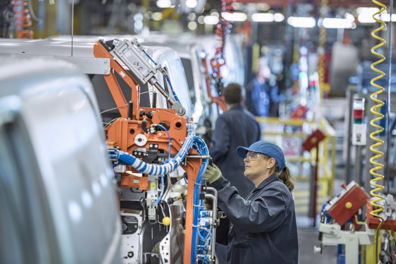 CO2-Emissionsziele 2025 erreichbar: Studie widerspricht Autobranche