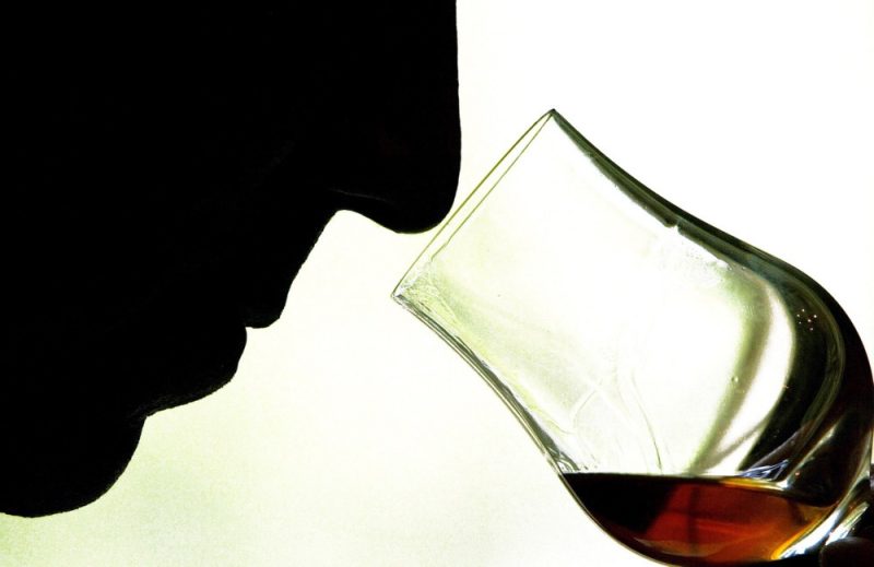 Frankreichs Premier reist nach China wegen Strafzöllen auf französischen Alkohol