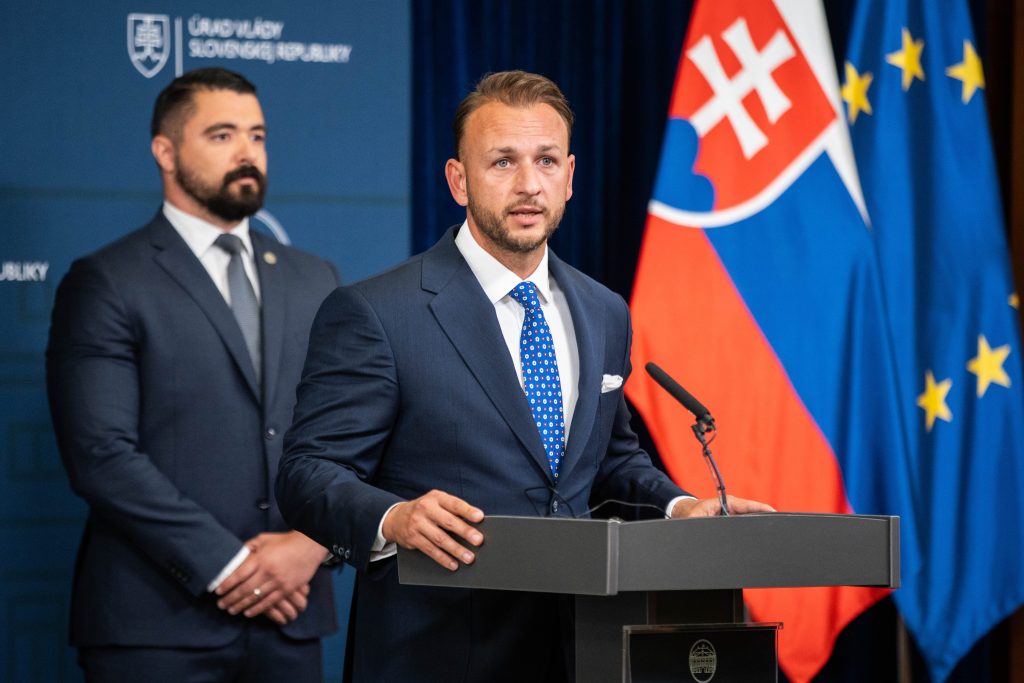 Slovak government, police hold security presser following PM’s assassination attempt