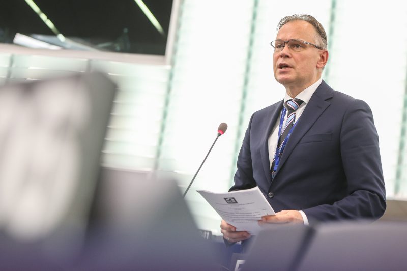 Polnischer EU-Abgeordneter setzt auf Trumps Unterstützung für deutsche Kriegsreparationen