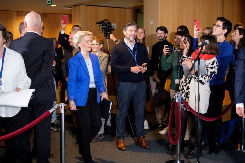 Streitigkeiten über neue EU-Kommission: Von der Leyen greift ein