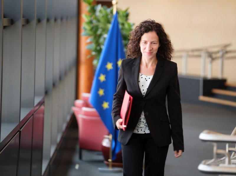 Nominierung der rumänischen EU-Kommissarin mit großer Verspätung bestätigt