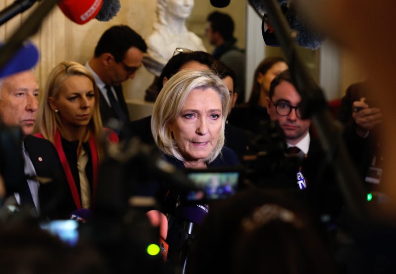 Partei am Scheideweg: Rassemblement National stürzt Frankreichs Premier