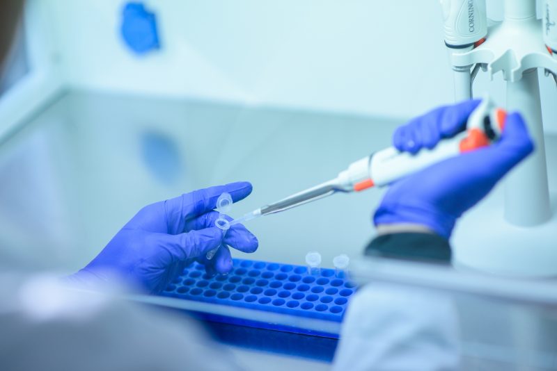 Pharma-Riesen präsentieren Impfstrategien in Paris