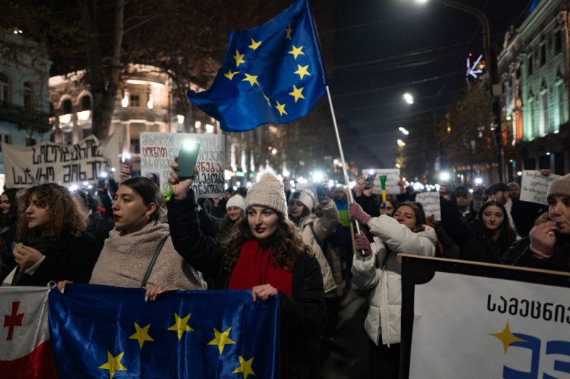 Georgien: Macron verurteilt 'Einschüchterung' von pro-EU-Demonstranten