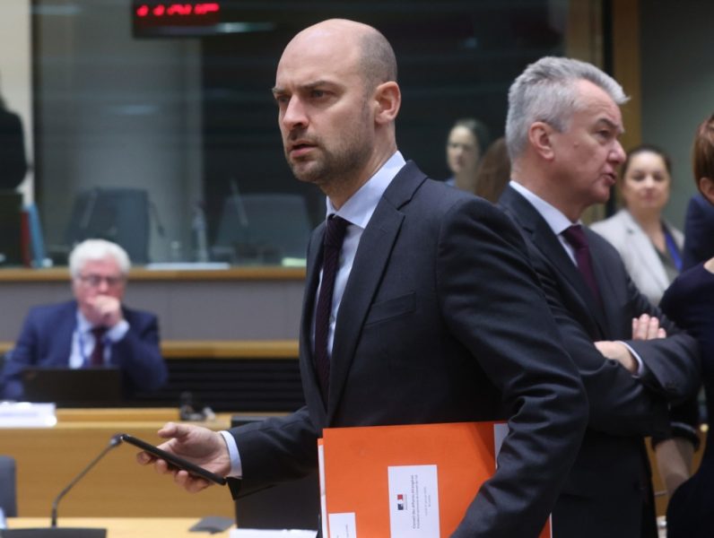 Frankreich erwägt Entsendung von EU-Truppen nach Grönland