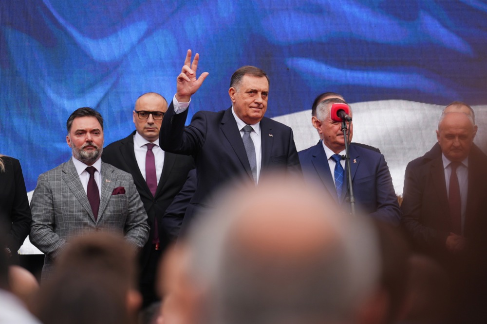 Bosnischer Serbenführer Dodik ignoriert Gefängnisurteil