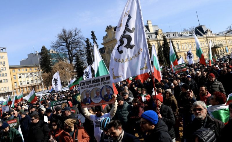 Nach Angriff auf EU-Vertretung: Bulgarische Behörden wollen zwei pro-russische Abgeordnete festnehmen