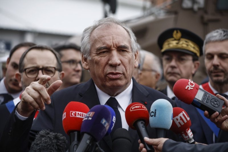 Die ersten 100 Tage: Frankreichs Premierminister Bayrou schwächelt