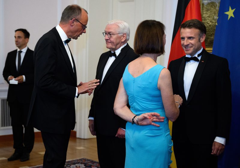 Frankreichs Präsident Macron trifft Friedrich Merz in Berlin
