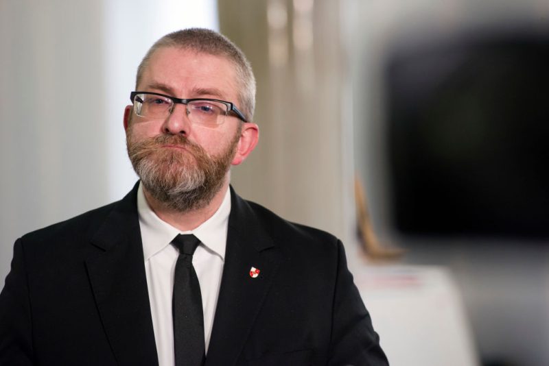 Rechtsextremer polnischer Präsidentschaftskandidat verliert Immunität im EU-Parlament