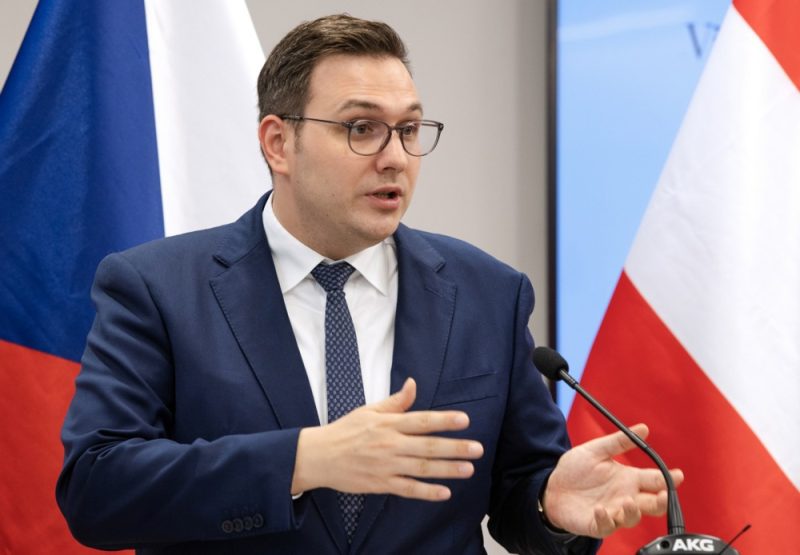 Tschechiens Außenminister reist trotz zunehmender Spannungen nach Bratislava