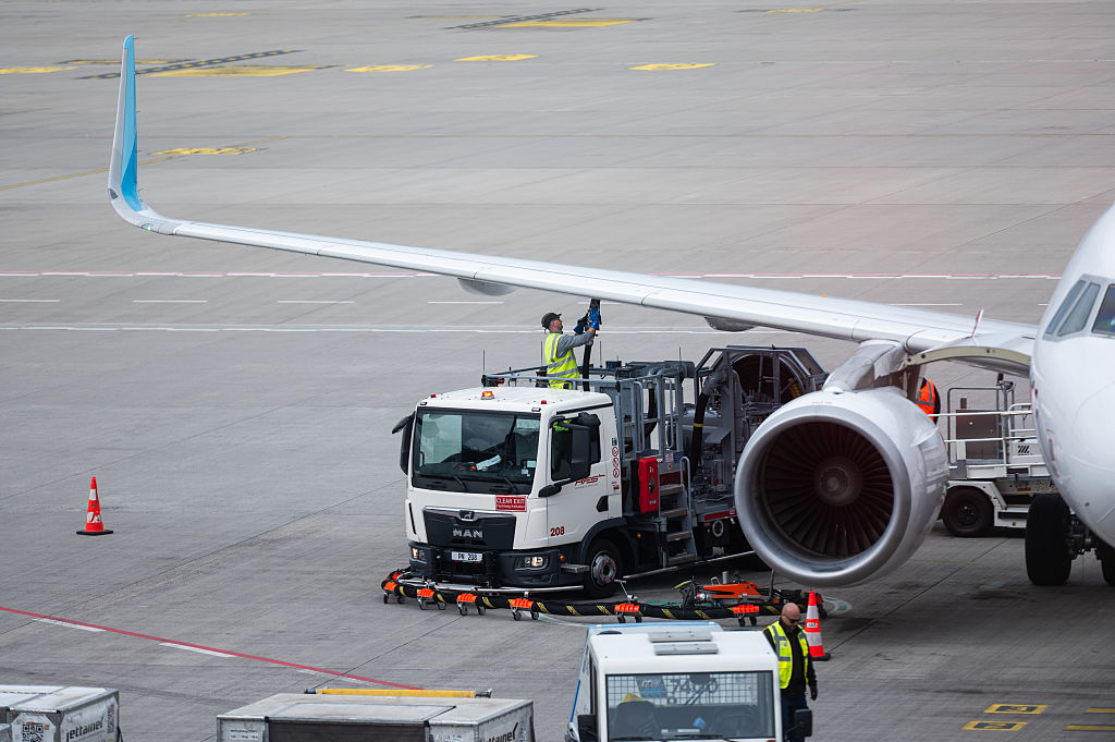 EU könnte 1 Billion Euro durch volle Besteuerung des Flugverkehrs erzielen