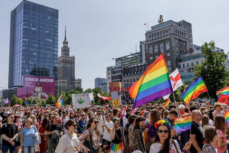 EU-Gericht: Polen muss gleichgeschlechtliche Ehen aus anderen Mitgliedstaaten anerkennen
