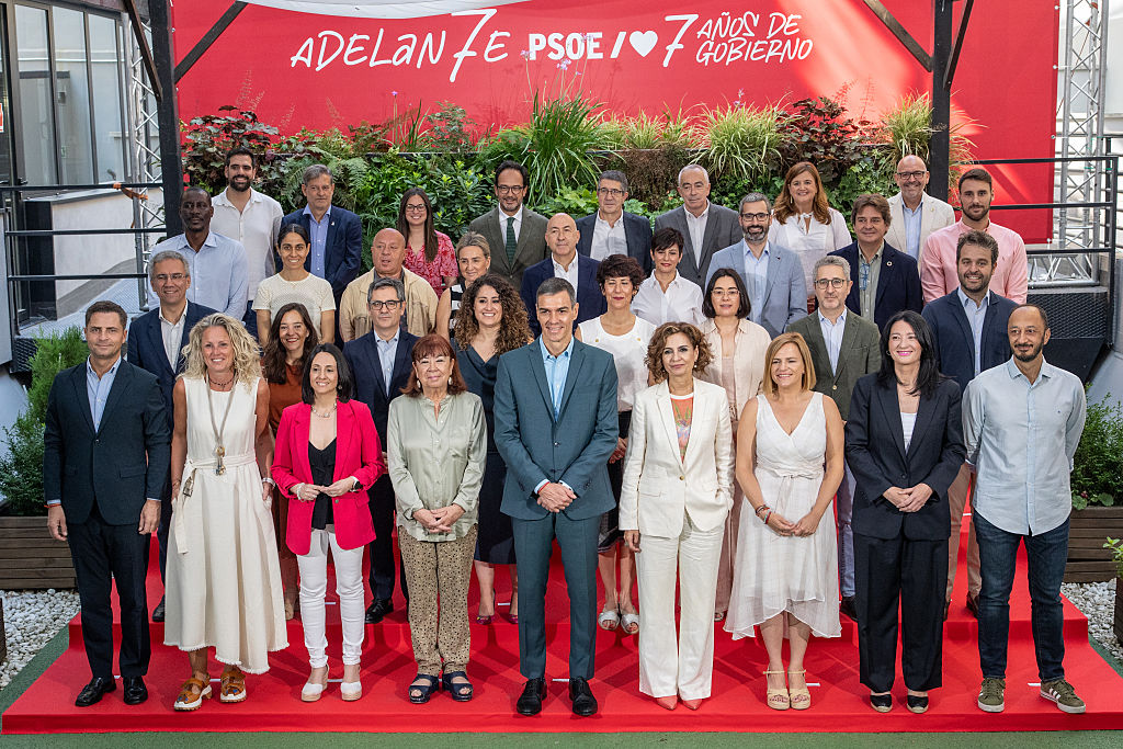 Spanische Sozialisten fordern Premierminister Sánchez zum Rücktritt auf