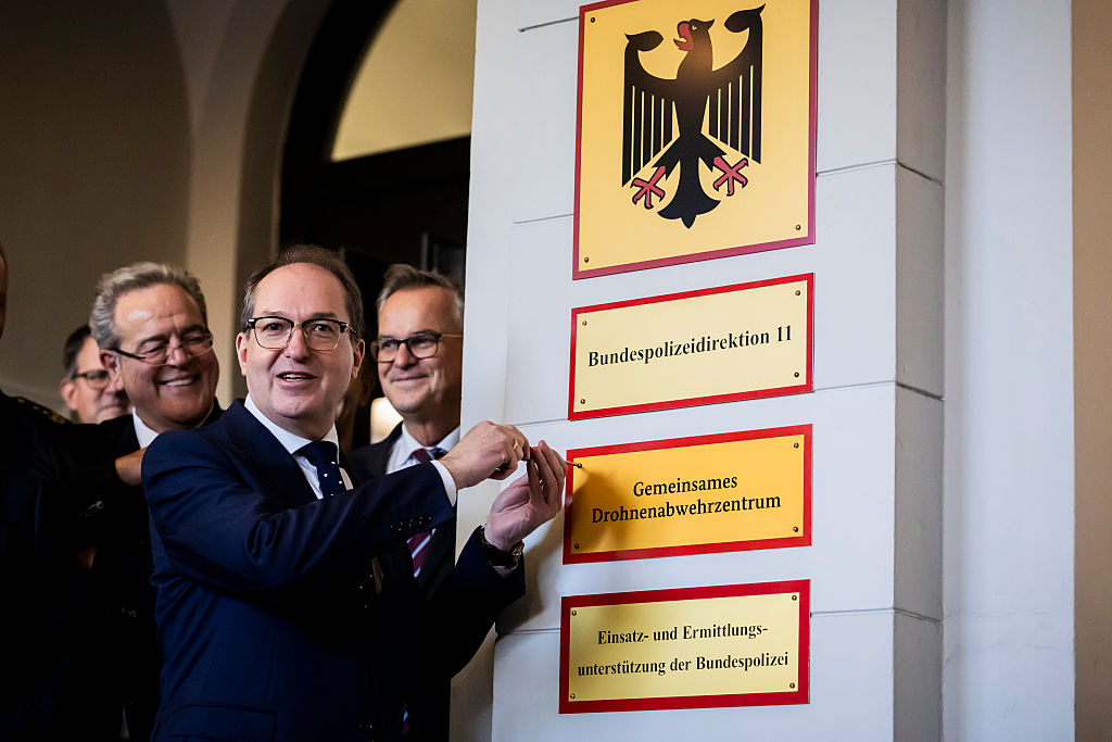 Deutschland eröffnet neues nationales Drohnenabwehrzentrum