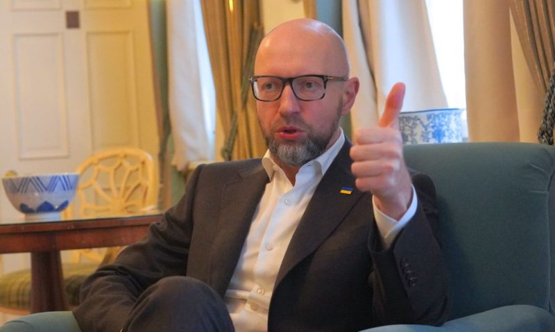 Ukraine: Ex-Premier sieht Selenskyj mit Wiederwahlchancen – Koalition unvermeidlich