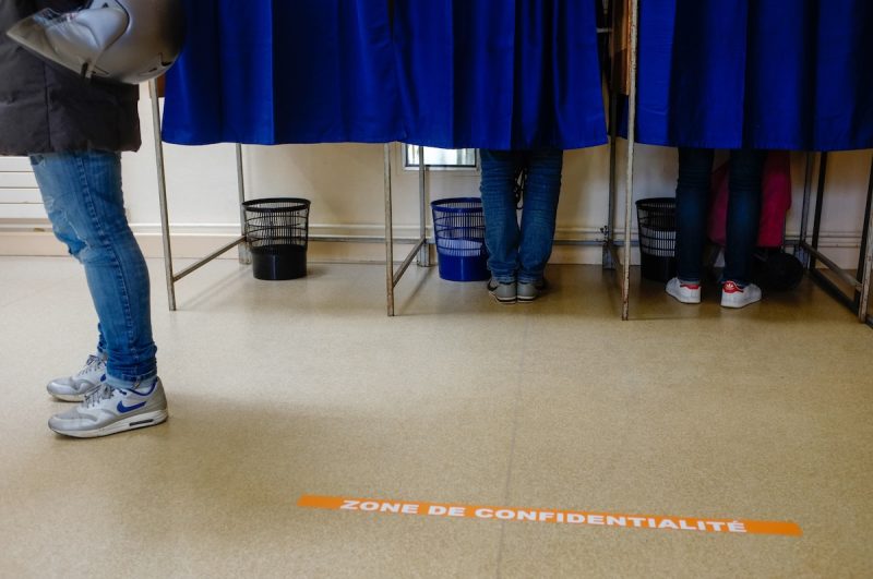 Das rechtsextreme Trainingsnetzwerk, das die Kommunalwahlen in Frankreich prägt