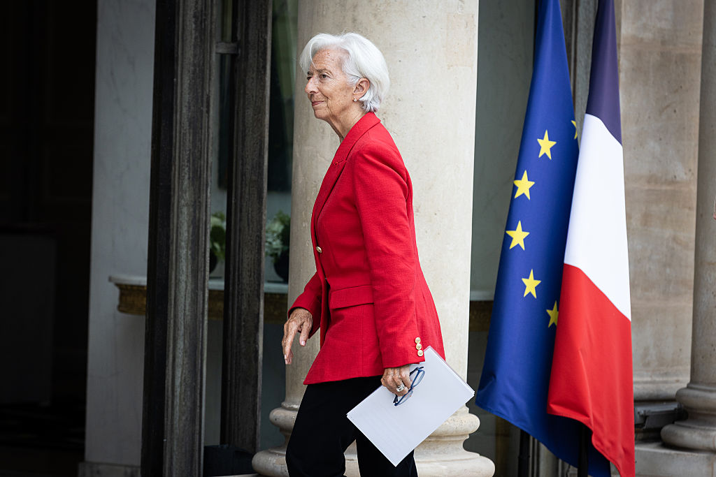 Lagarde verlässt EZB vorzeitig, damit Macron Nachfolger auswählen kann, laut Bericht